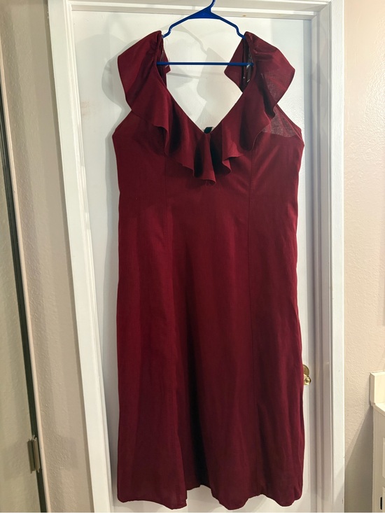 American Threads Dresses & Skirts - American Threads Burgundy Ruffled V-Neck Midi Dress